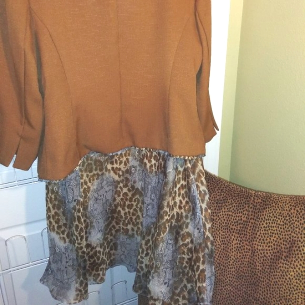 2pc Solid Gold W/Leopard Print Pattern Skirt Set … - image 6